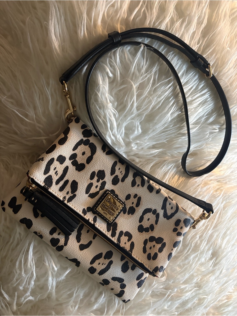 🚨 LOW START Dooney and Burke Leopard Print Crossbody Bag/Clutch